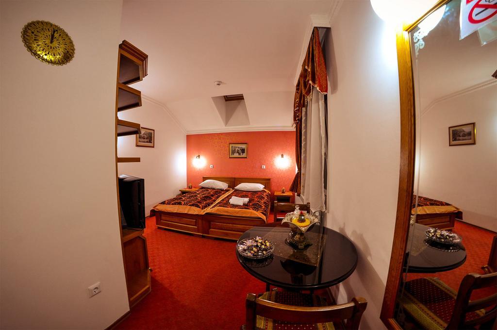 Hotel Latinski Most Szarajevó Kültér fotó