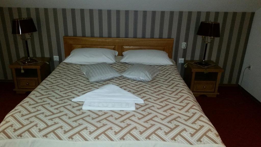 Hotel Latinski Most Szarajevó Kültér fotó