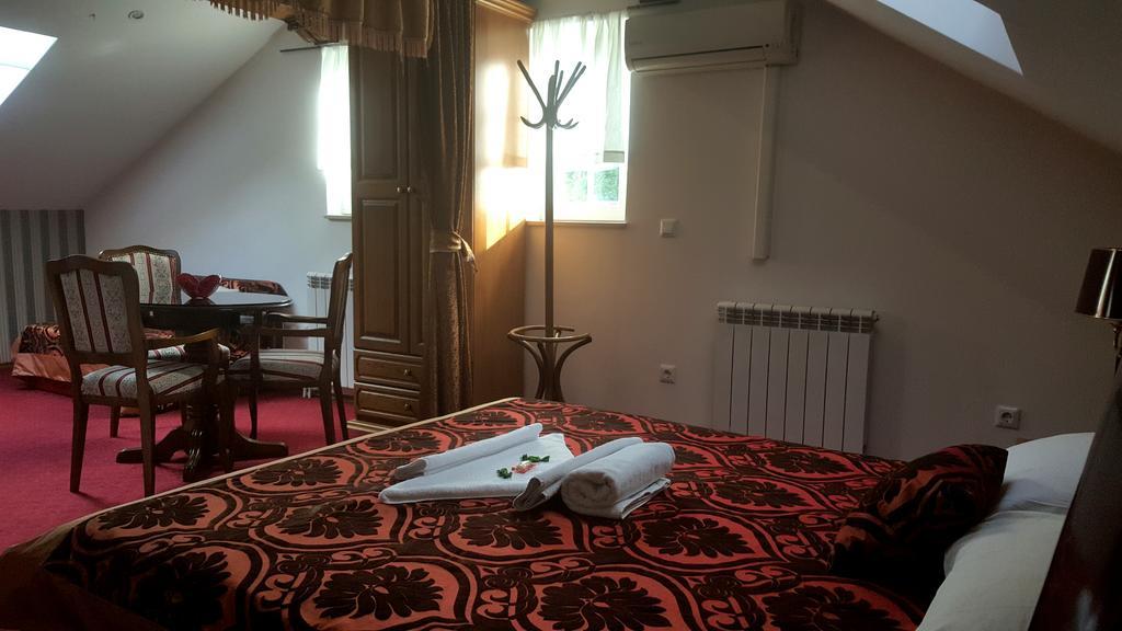 Hotel Latinski Most Szarajevó Kültér fotó